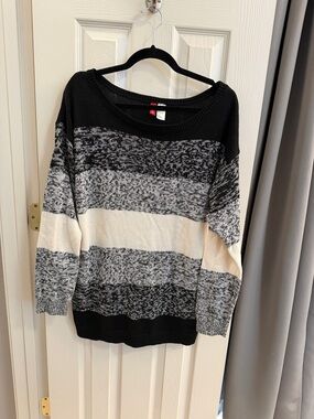 Divided Women's Black, Gray & Cream Striped Scoop-Neck Sweater